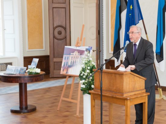 Eesti Pank ja Eesti Post esitlesid iseseisvuse taastamise 25. aastapäevale pühendatud mündivoldikut ja tervikasja